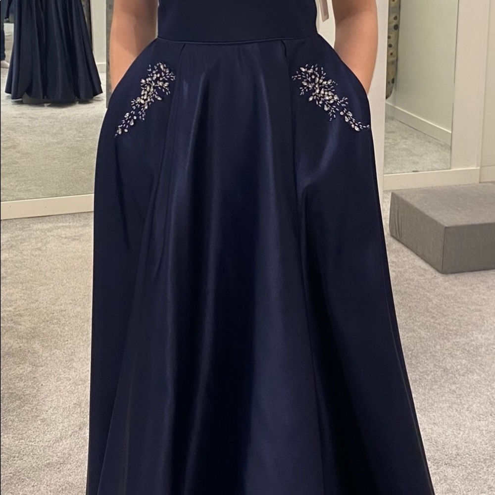 Grad dress - Picture 4 of 4